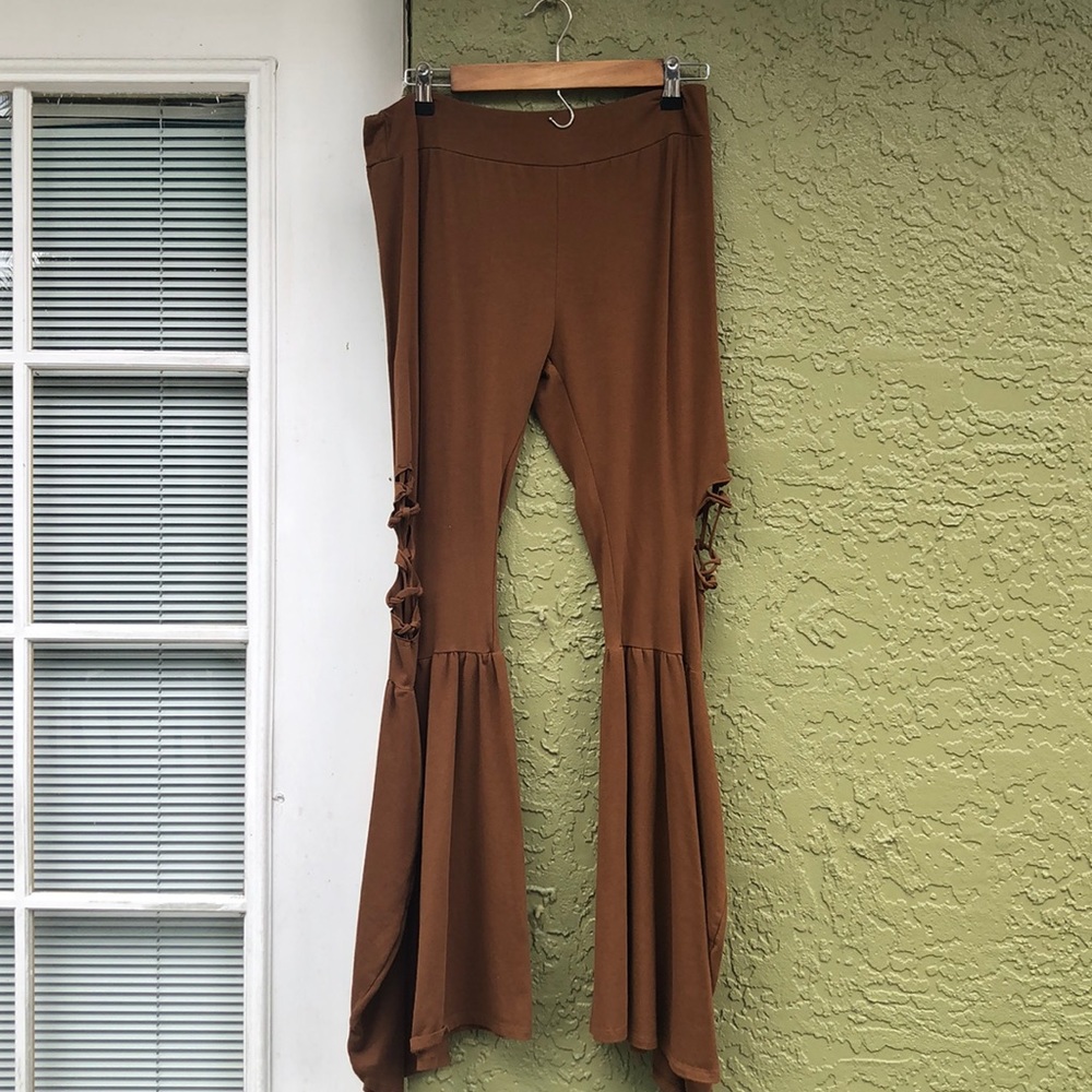 Fun hippie bell bottoms !